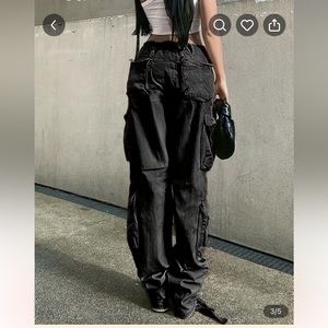 Black cargo pants//small